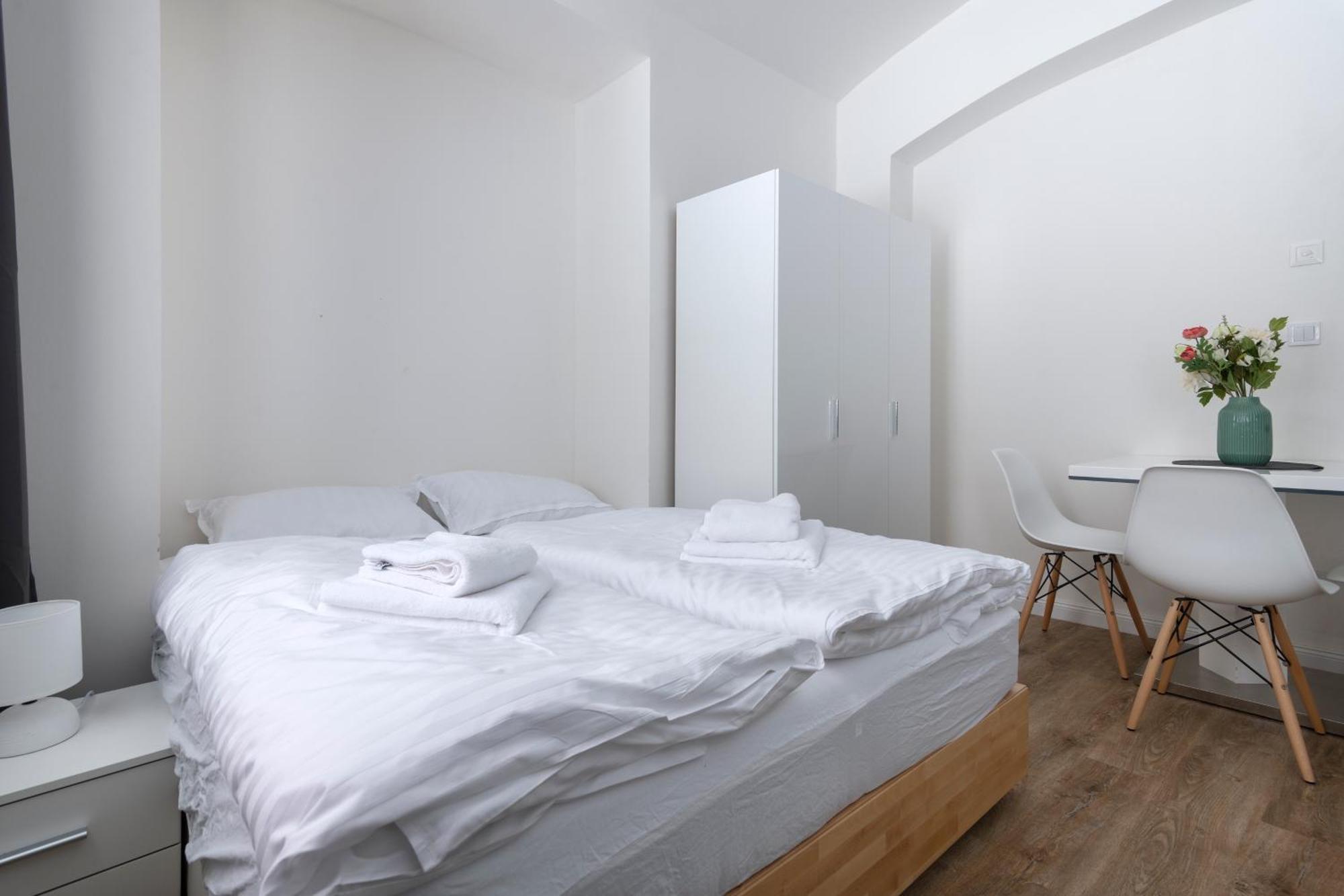 Emerald Apartments Boutique Residence Praha Bagian luar foto