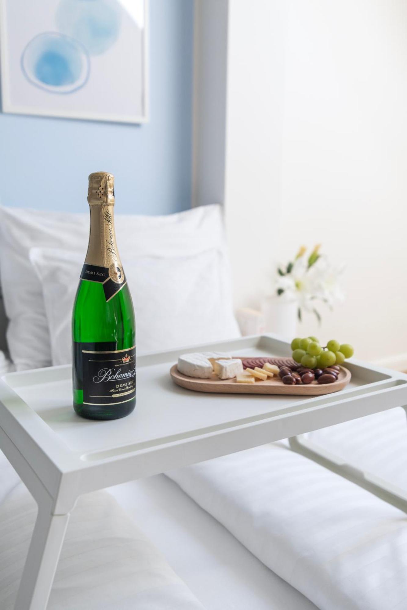 Emerald Apartments Boutique Residence Praha Bagian luar foto